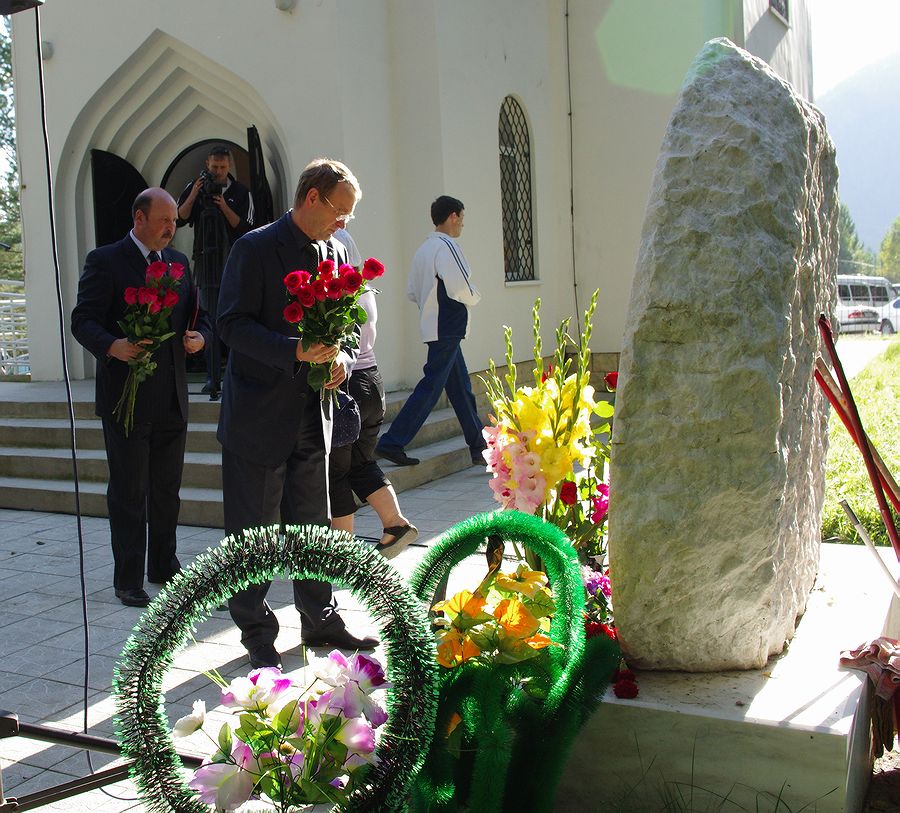 В Черемушках почтили память погибших в аварии на СШГЭС (17.08.2011)