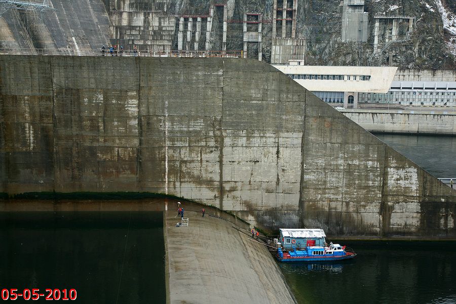 Обследование дна водобойного колодца СШГЭС